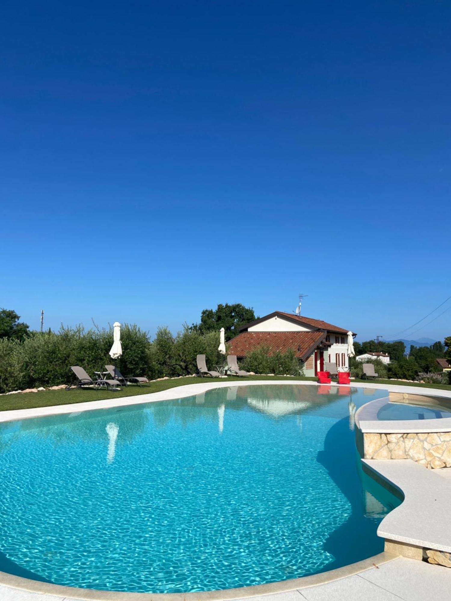 Residenza Vesentini Bed & Breakfast Pastrengo Exterior photo